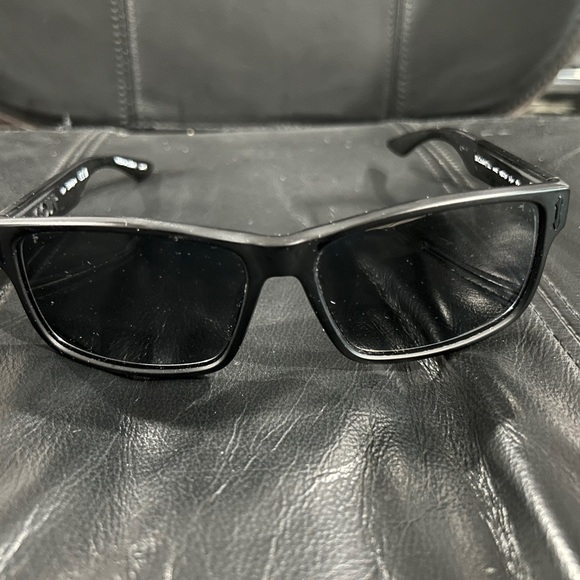 Stylish Black Sunglasses - Picture 1 of 6